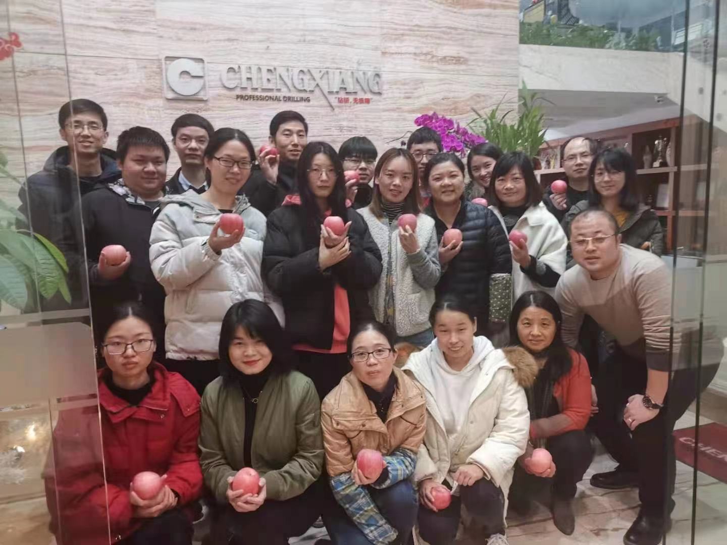 風(fēng)勁帆滿圖新志，砥礪奮進正此時